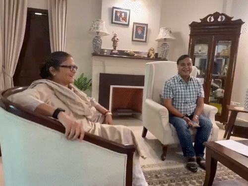 Sushmita Dev meets Assam CM Himanta Biswa Sarma after resigning from Rajya Sabha.