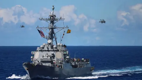 US Navy destroyer with 300 sailors aboard broke down for 4 days in the Pacific