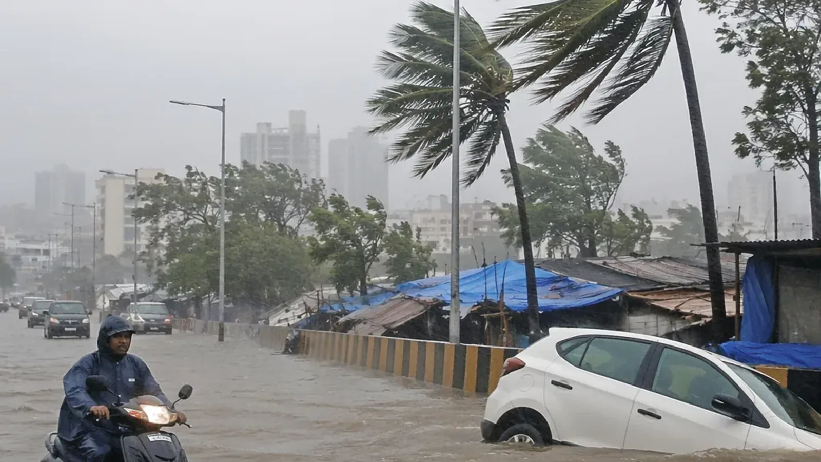 देशभर में खराब मौसम का कहर: हरियाणा में क्रेन हादसे में 3 की मौत, राजस्थान में ओले, 25 राज्यों में बारिश का अलर्ट