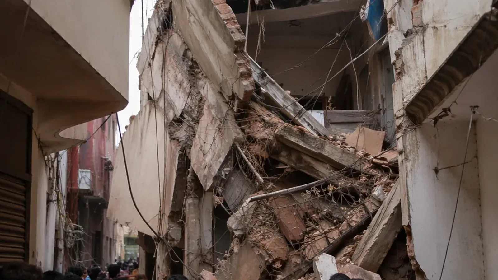 Vrindavan: Balcony Collapse Near Banke Bihari Temple Injures 9, 4 Critical