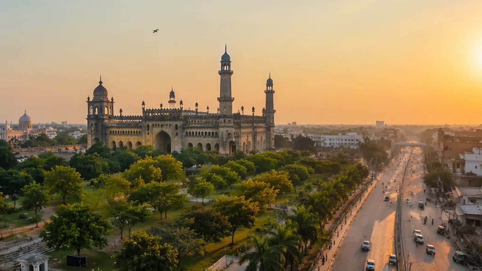 LUCKNOW: नवाबी शानो-शौकत और तहज़ीब का शहर - न्यूज़ दर्पण SPECIAL रिपोर्ट