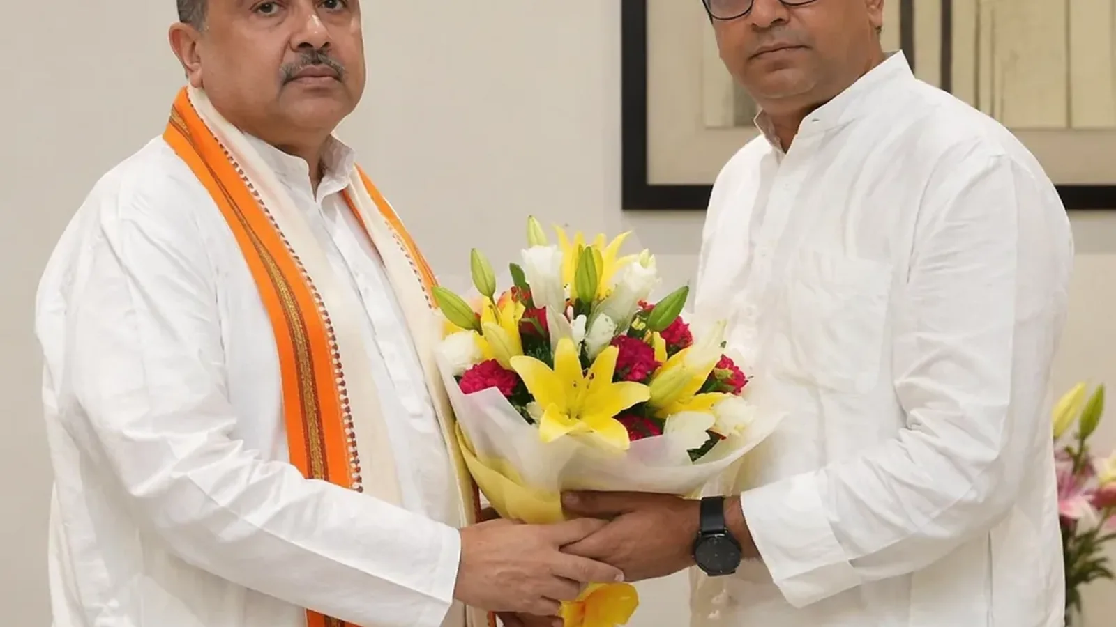 सुवेंदु अधिकारी और ऋतब्रत बनर्जी की मुलाकात से TMC में फूट की अटकलें तेज