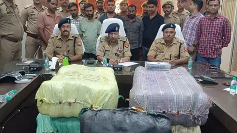 उन्नाव पुलिस ने 75 लाख रुपये का गांजा तस्करी गिरोह पकड़ा