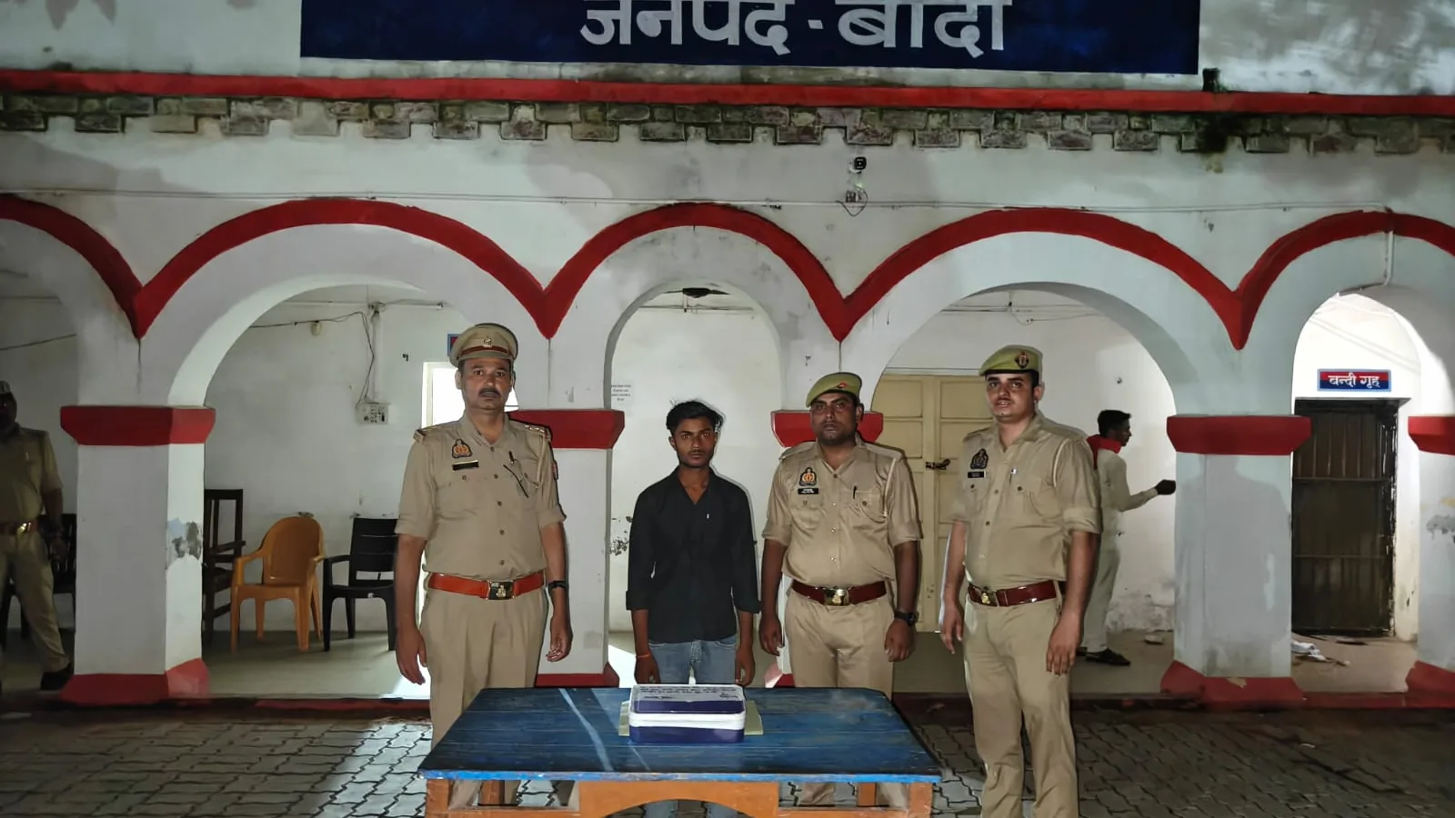 Youth arrested in Banda for illegal firearm possession during police patrol