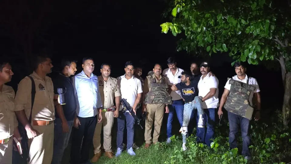 पुलिस मुठभेड़ में फरार अभियुक्त की गिरफ्तारी