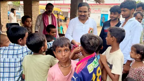 श्रावस्ती के जमुनहा ब्लॉक में आयोजित PDA जन पंचायत कार्यक्रम को संबोधित करते समाजवादी पार्टी के राष्ट्रीय सचिव मसूद आलम खान