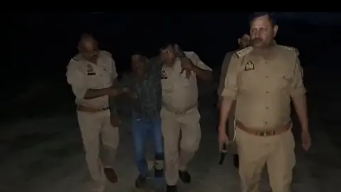 Unnao police arrest chain-snatching gang after late-night encounter