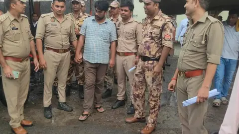 अलीगढ़ पुलिस ने 25 हजार के इनामी ठग जुनैद को पकड़ा