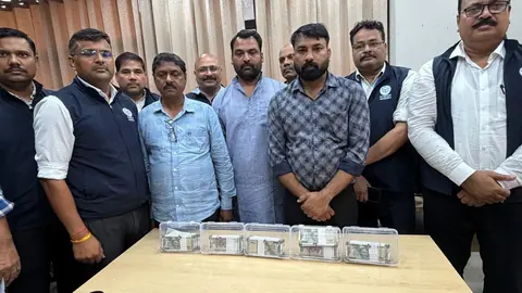 LDA ऑफिस में रिश्वत लेते तीन गिरफ्तार, 7.50 लाख बरामद