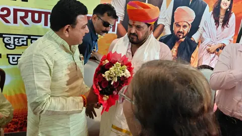 Brij Bhushan Sharan Singh Celebrated by Supporters at Noida Residence