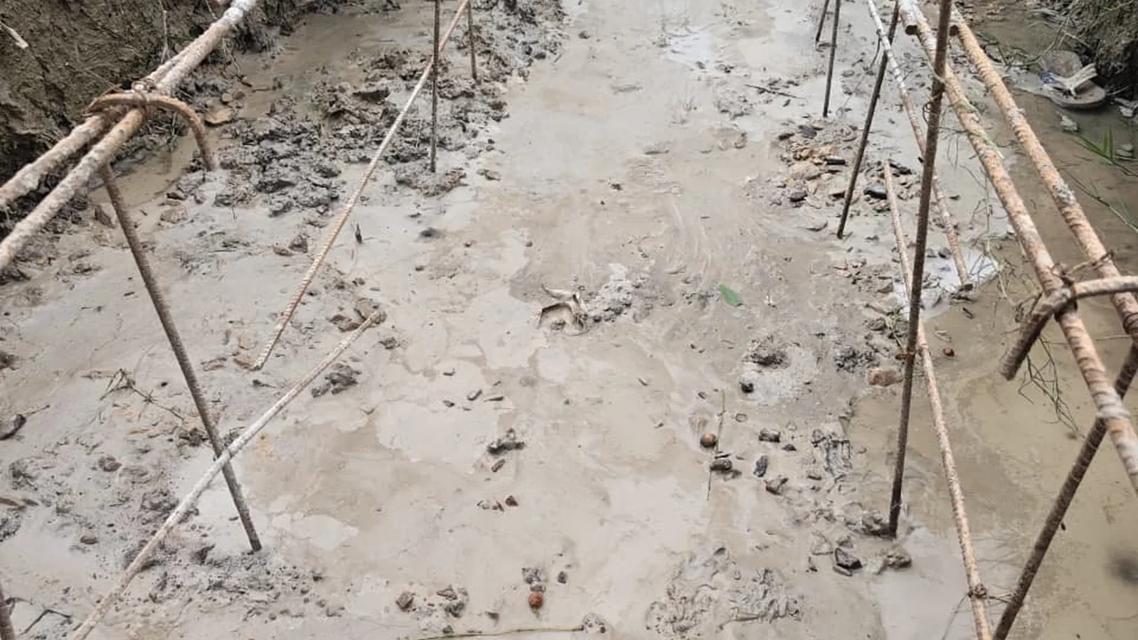 कौशांबी में नाला निर्माण पर भ्रष्टाचार के गंभीर आरोप