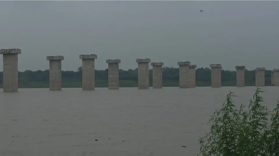 हमीरपुर में यमुना और बेतवा का जलस्तर तेजी से बढ़ा, किसानों को नुकसान