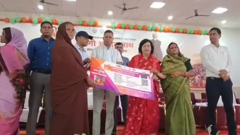 योगी सरकार ने रसोइयों का मानदेय बढ़ाया, मेडिकल सुविधा भी दी