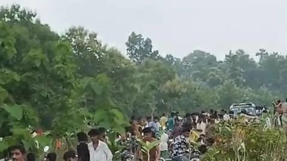 Man jumps into canal near Rapti Barrage, search underway in Shravasti