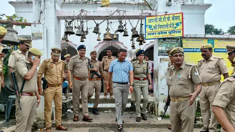 श्रावण सोमवार पर बाणेश्वर मंदिर में डीआईजी ने की सुरक्षा व्यवस्था की जांच