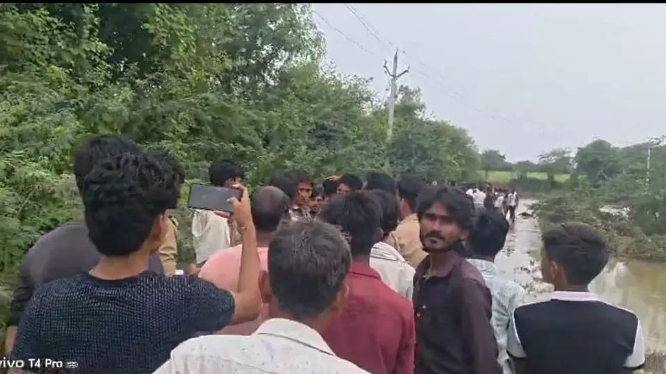 हमीरपुर में नाले में बही 15 साल की किशोरी, रेस्क्यू टीम तलाश में जुटी
