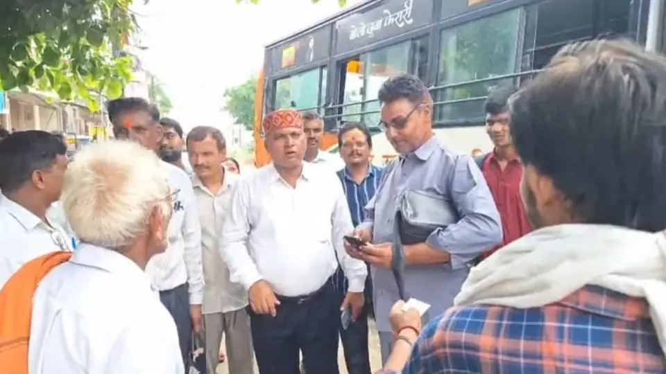 Amethi bus depot's poorly maintained fleet leaves passengers stranded, frustrated during peak travel season