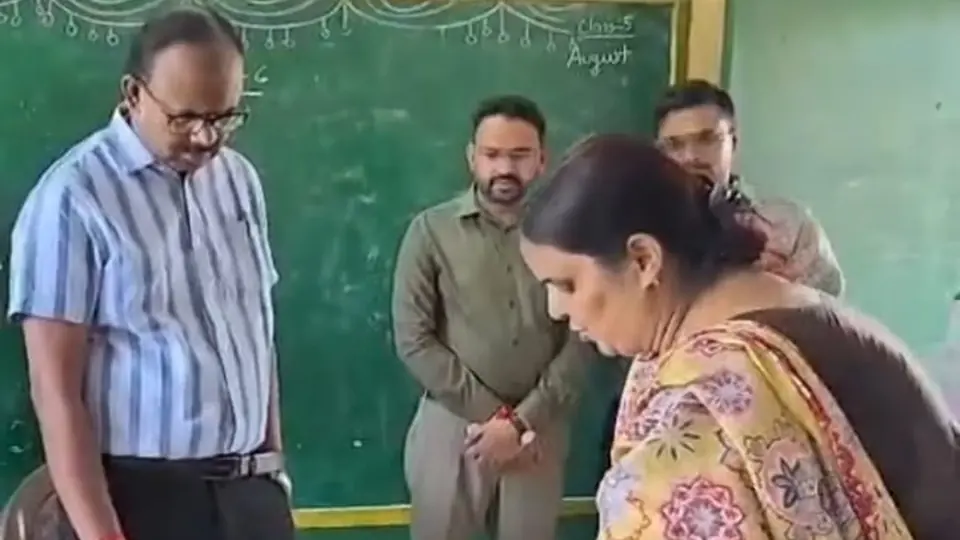 Firozabad District Magistrate inspects schools, finds low attendance and infrastructure gaps