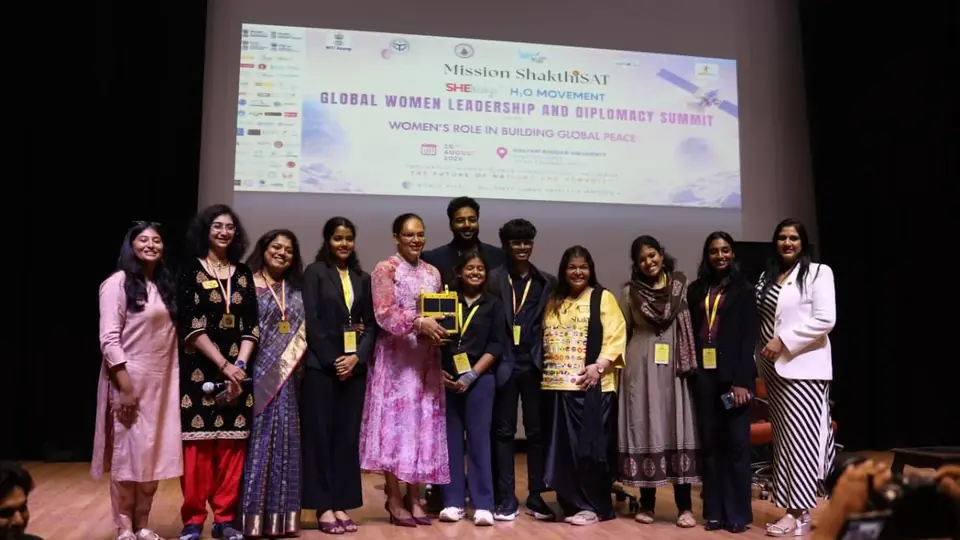 सेशेल्स की फर्स्ट लेडी ने मिशन शक्तिसैट का दौरा किया, 108 देशों की लड़की वैज्ञानिकों से मिलीं