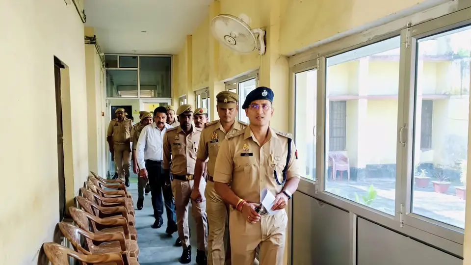 Gonda Police SP conducts inspection drive to boost digital operations and efficiency