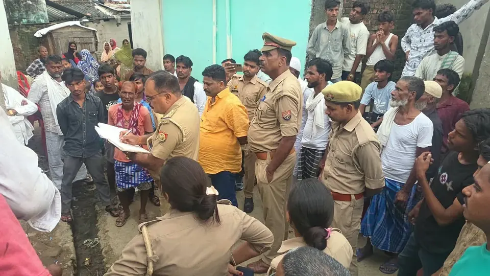 Mother and five-month-old daughter found dead in pond in Shravasti district