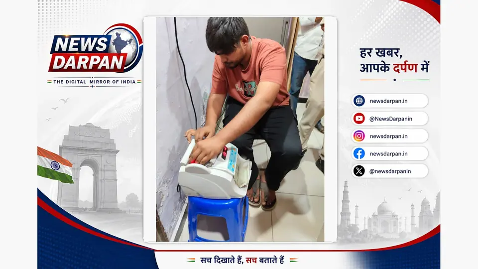रतलाम में बिना नंबर की कार से 73 लाख रुपये नकदी बरामद