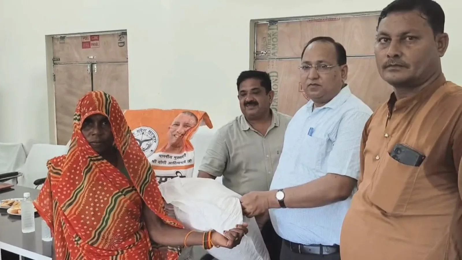 Floods displace nearly 100 families in Hamirpur, administration provides emergency relief