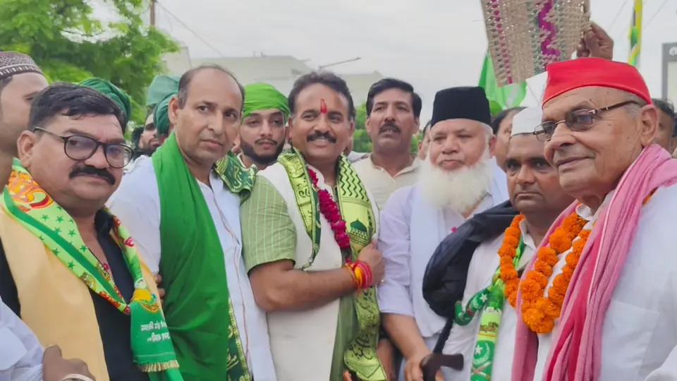 जहांगीराबाद में हजारों लोगों ने निकाला बाहरे-ए-वफात का शांतिपूर्ण जुलूस