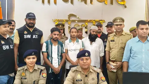 गाजियाबाद में 24.85 लाख की लूट मामले में पांच आरोपी गिरफ्तार