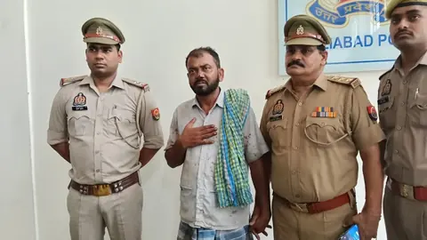 गाजियाबाद में पति ने पत्नी और बेटी की हत्या की, एक बेटी घायल