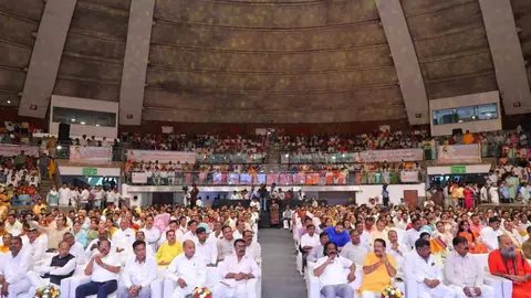 दिल्ली में गुरु रविदास को श्रद्धांजलि, काशी की पावन माटी का कलश लाया गया