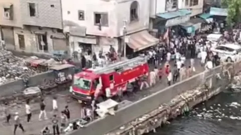 पूर्वी दिल्ली के खुले नाले में गिरकर युवक की मौत