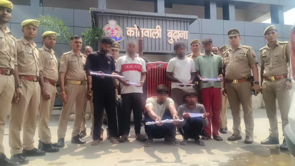 बुढ़ाना पुलिस ने छह चोरों को गिरफ्तार किया, चोरी का ट्रैक्टर बरामद