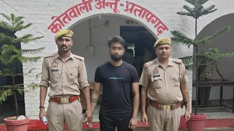 दहेज हत्या में फरार पति पंकज पाण्डेय को प्रतापगढ़ पुलिस ने गिरफ्तार किया