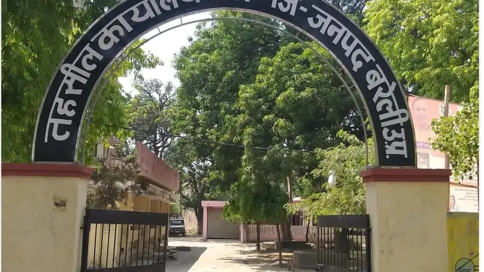 जिंदा शख्स को मृत घोषित कर 25 लाख की जमीन बेच दी गई