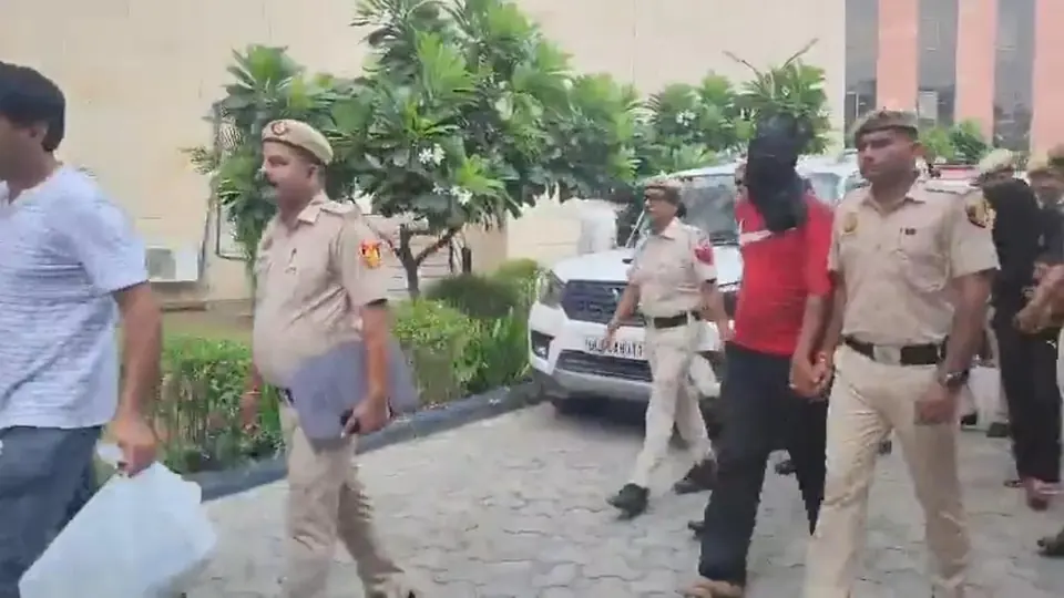 दिल्ली में 75 लाख रुपये की डकैती का गिरोह 48 घंटे में पकड़ा गया