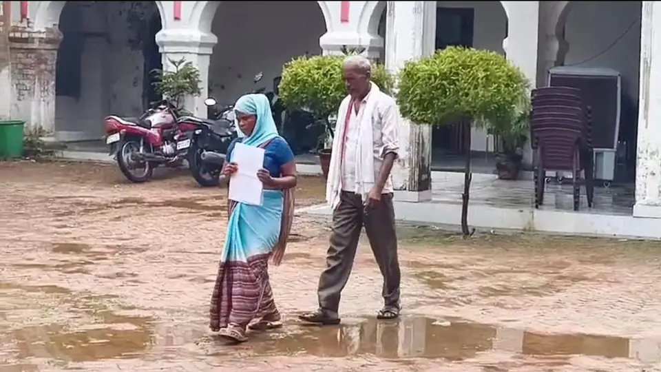 कोर्ट के आदेश के बाद भी जमीन पर जबरन कब्जे का मामला