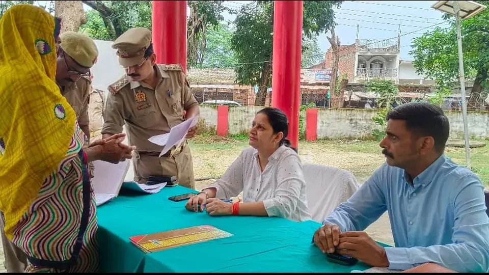 मीरजापुर में थाना समाधान दिवस, अधिकारियों ने शिकायतों के तेज निपटारे का दिया आश्वासन