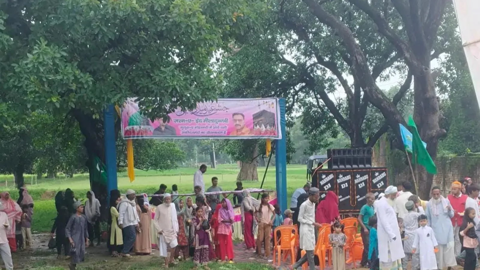 प्रतापगढ़ के हंडौर में ईद मिलादुन्नबी पर बड़ा जुलूस निकाला गया