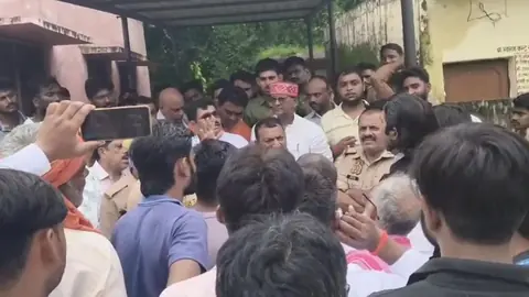 प्रतापगढ़ में समाजवादी पार्टी के प्रवक्ता पर 25 हजार का इनाम