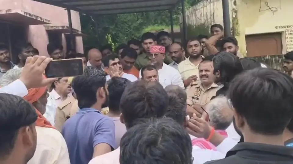 प्रतापगढ़ में समाजवादी पार्टी के प्रवक्ता पर 25 हजार का इनाम