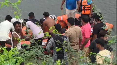 15-year-old boy found dead in canal three kilometers downstream after drowning