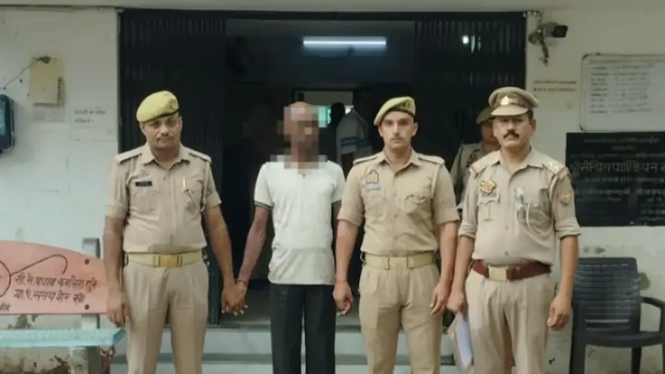 प्रतापगढ़ में पुलिस ने चार अवैध बम के साथ युवक को गिरफ्तार किया