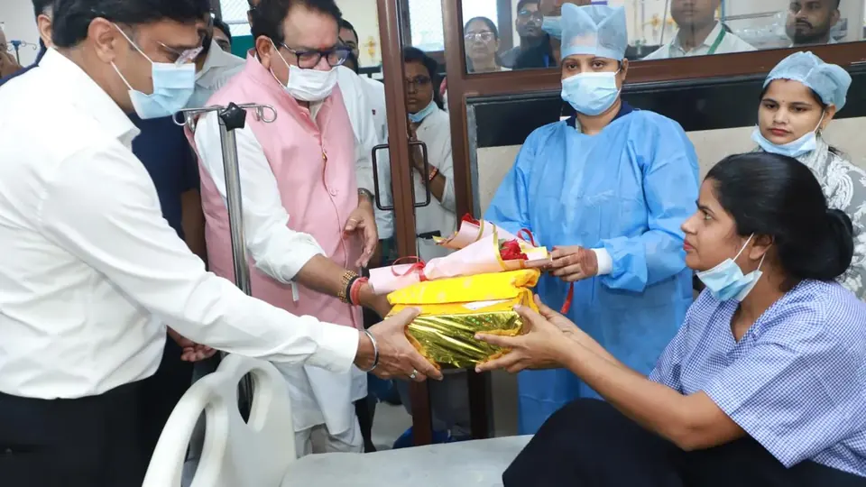 आगरा के एसएन मेडिकल कॉलेज में पहली बार किडनी ट्रांसप्लांट सफल