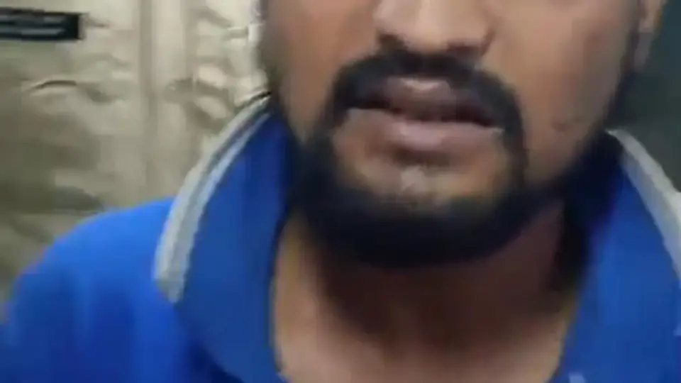 Bangladeshi national held at Mirzapur railway station without valid travel documents
