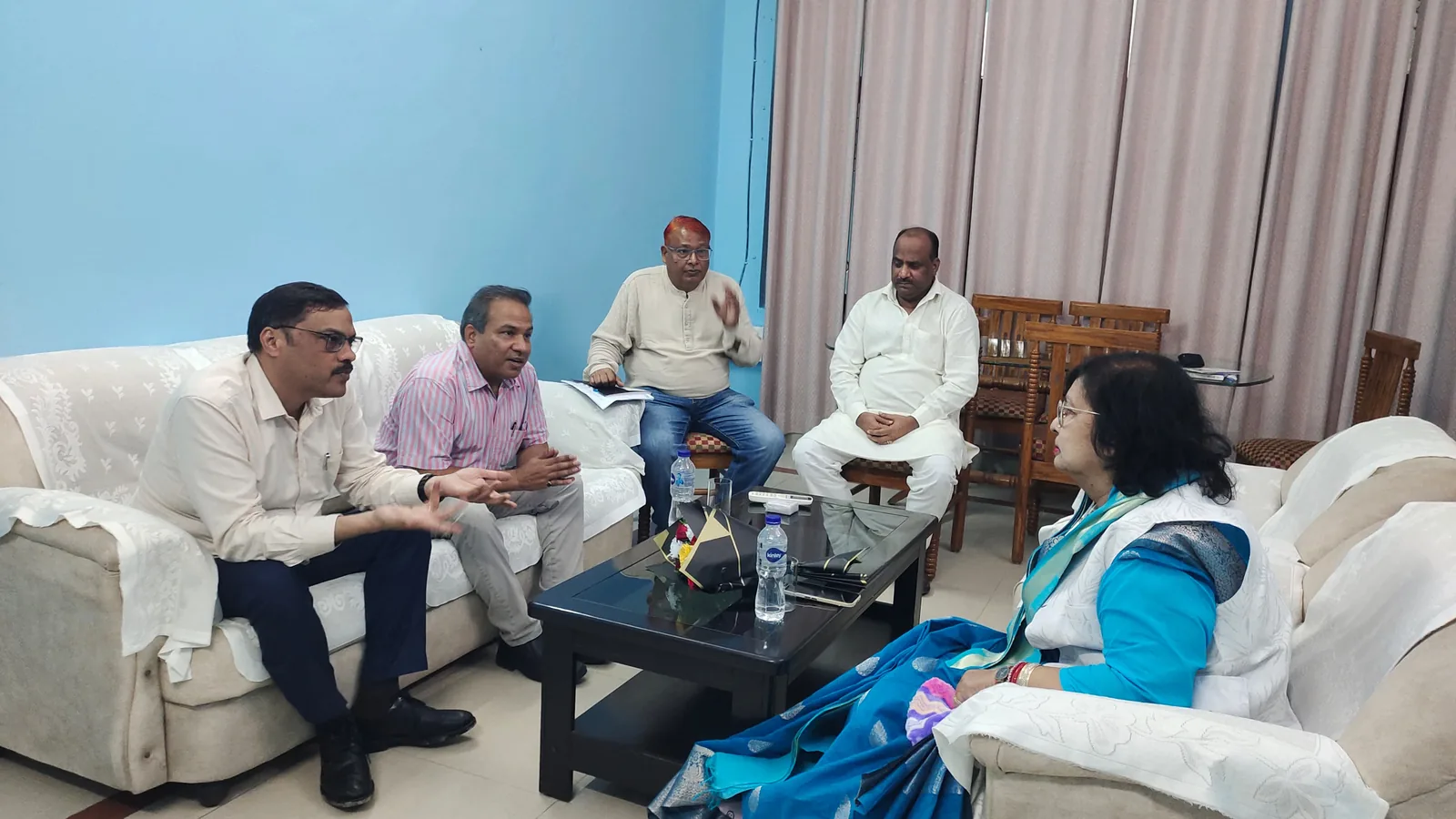 कानपुर देहात में बिजली संकट पर राज्यमंत्री का सख्त रुख, अधिकारियों को दी कड़ी हिदायत