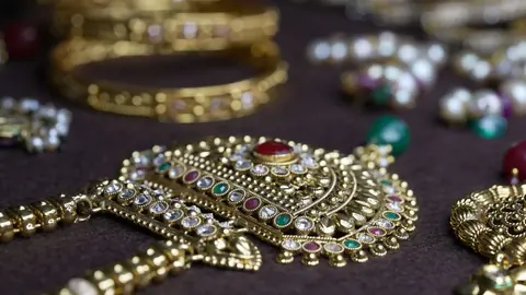 T.N. Government places orders with two jewellers for supply of gold rings scheme