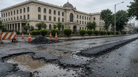 Repair all potholes in three days, Guntur Commissioner tells engineers