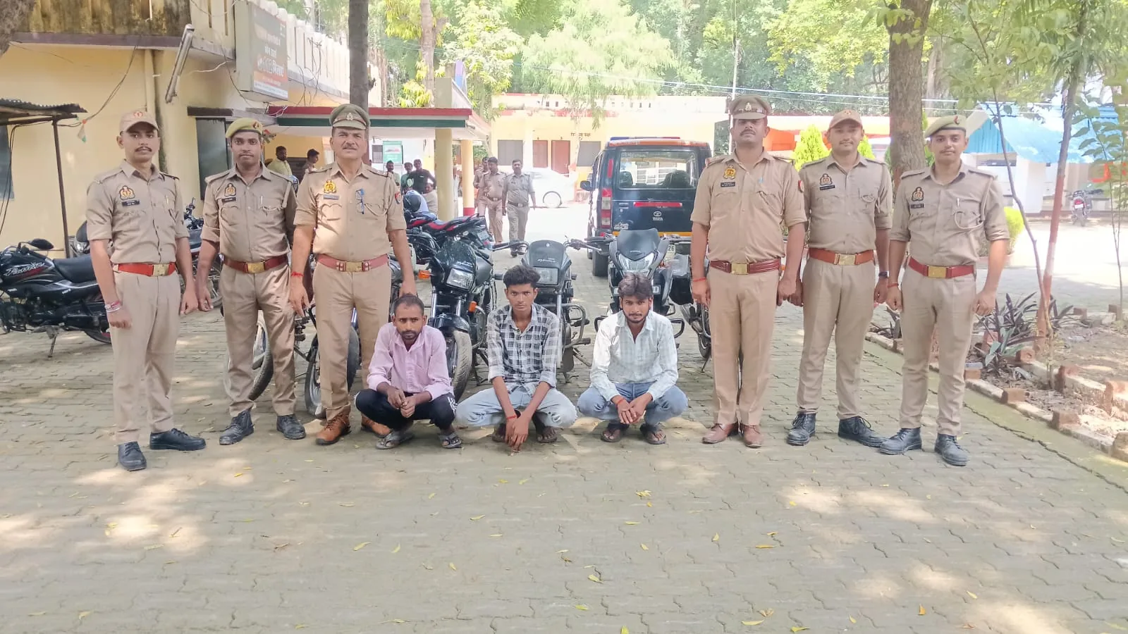 अमेठी में बाइक चोरों का गिरोह पकड़ा, छह बाइकें बरामद
