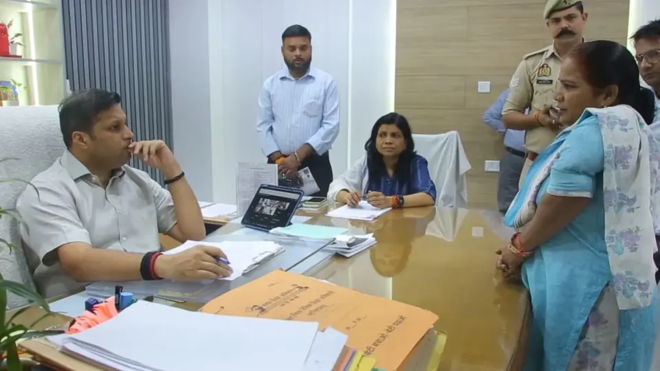 Ghaziabad DM Hears Grievances, Assures Disabled Woman Welfare Cards, Housing